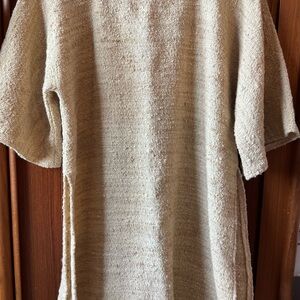 VINTAGE Beige Textured Short Sleeve poncho stop